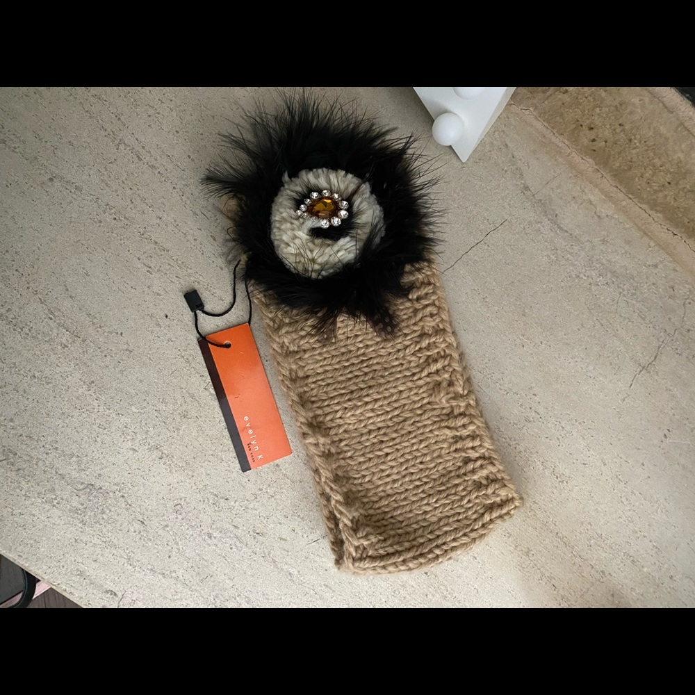 NWT Tan, Feathered Hair Accessory